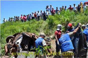 Passeio super animado: Carreta da Alegria faz sucesso pelas ruas de  Umuarama